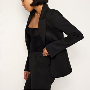 Elie Tahari Black Blazer